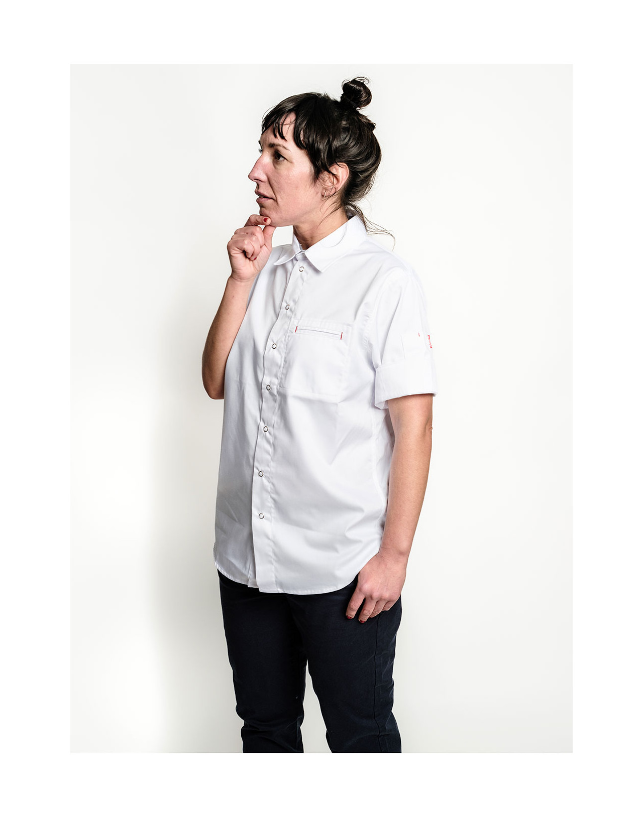 Veste de cuisine blanche col chemise et bouton pression.